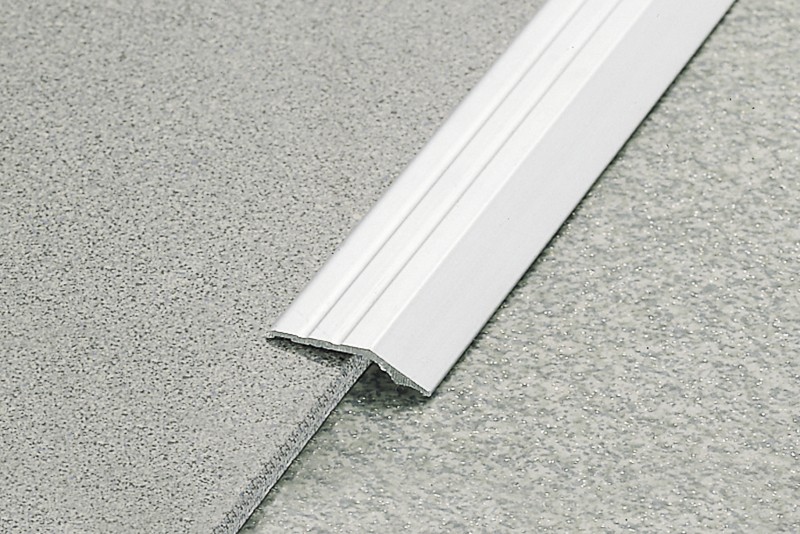 Izravnalni profil z robom - 29 mm