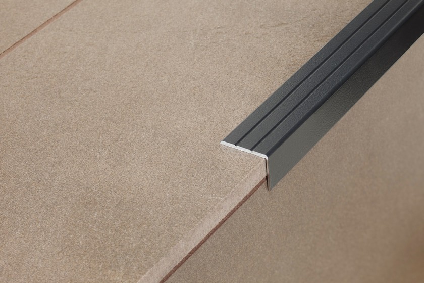 Vogalni profil PROTECT 25x10 mm